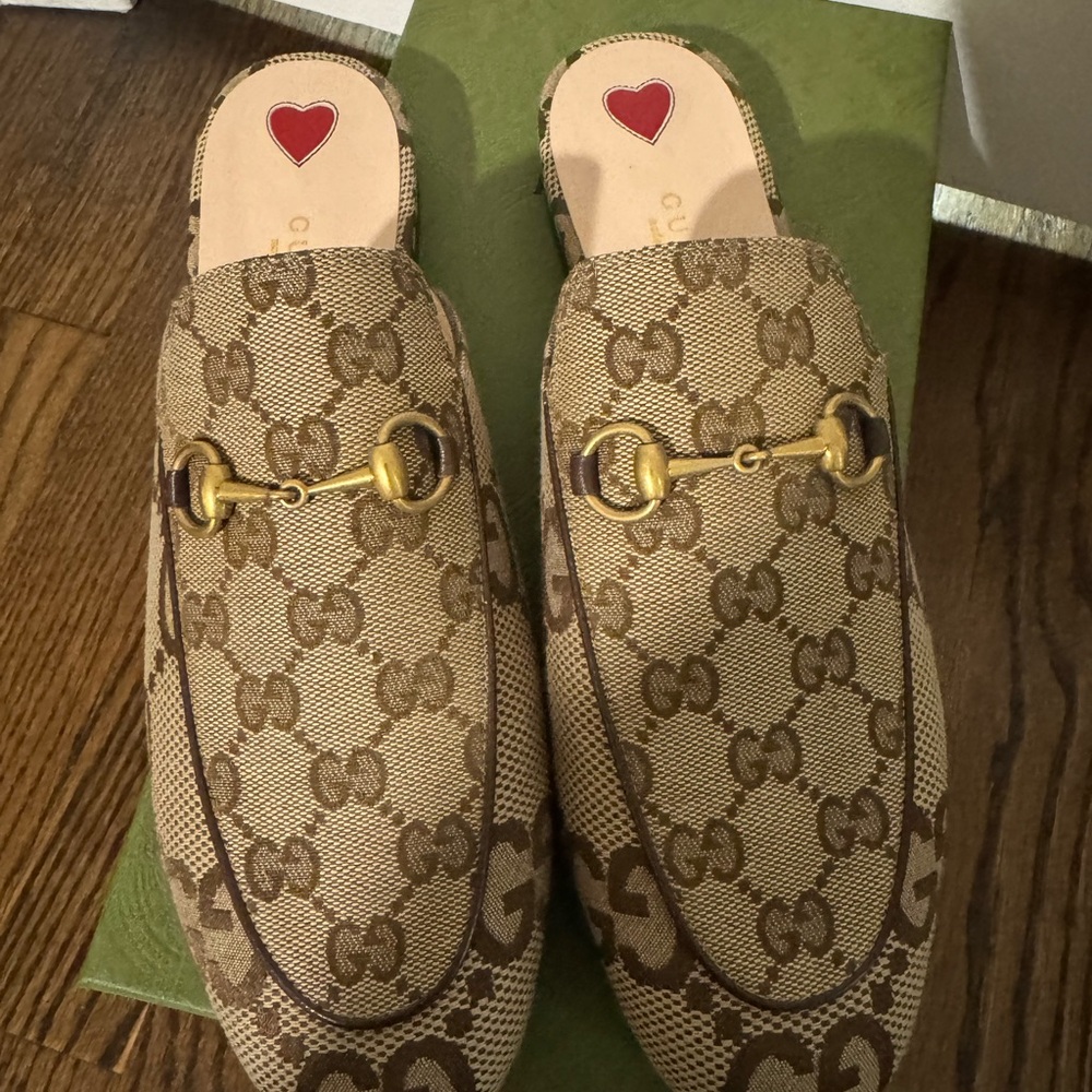 NIB Gucci Princetown GG Canvas Loafer Mule. Size 40.